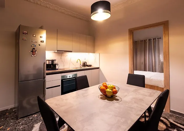 Stamos Apartment Airport