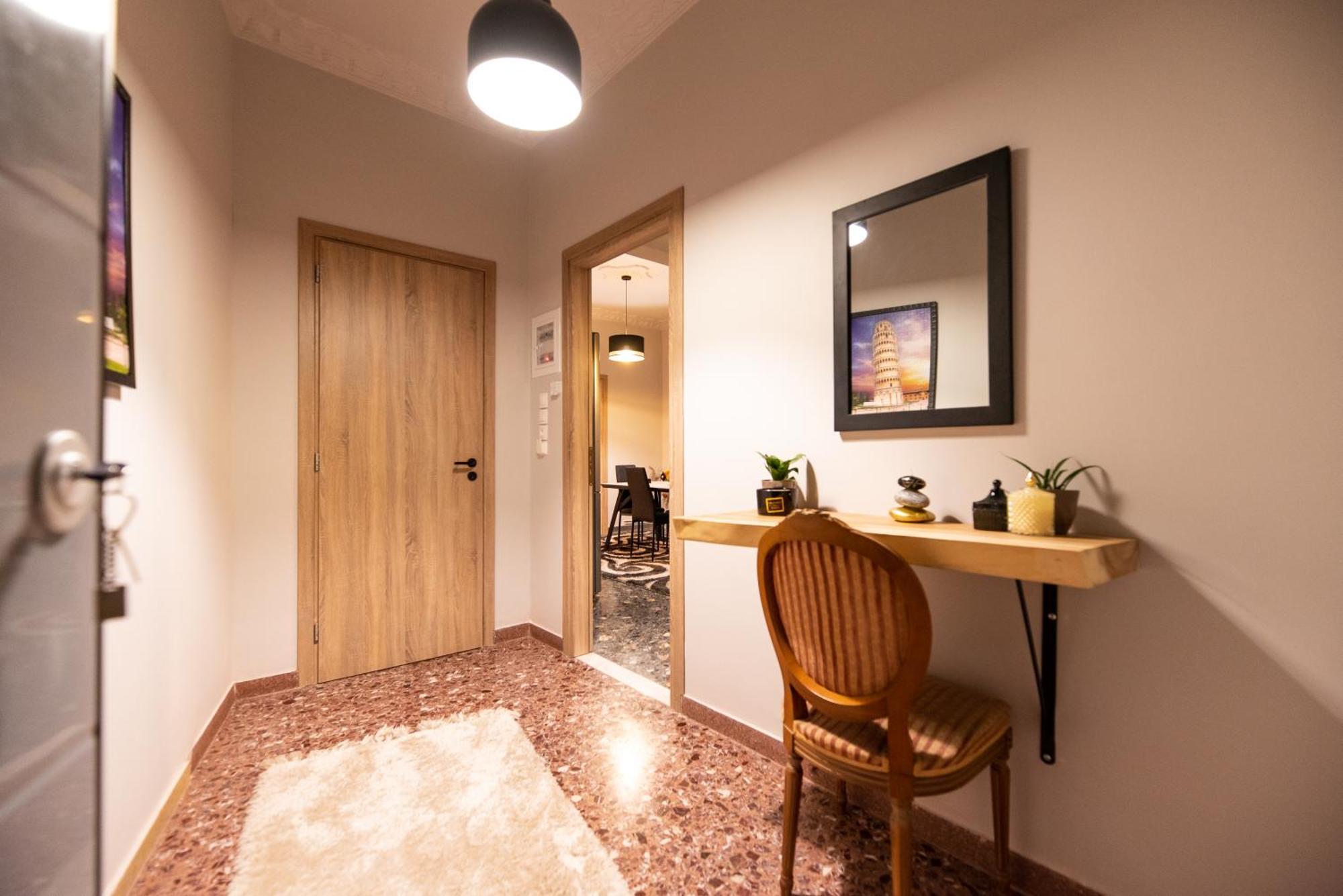Stamos Airport Apartment *